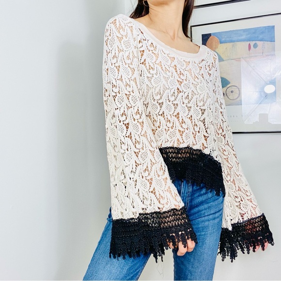 DRESS THE POPULATION BELL SLEEVE TOP - Picture 8 of 11